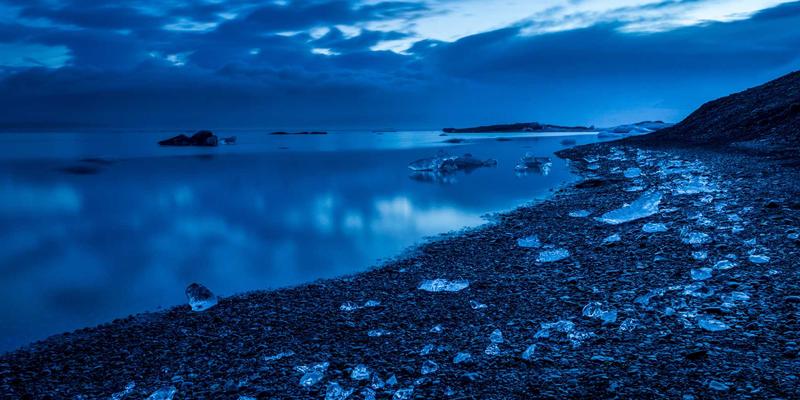 短视频直播电商创业：普通人如何通过“轻资产加盟+个人IP”打造年入百万的赚钱系统